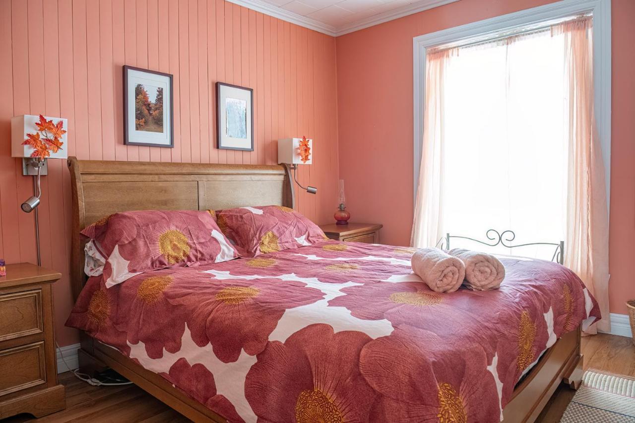 Bed & Cafe Petit Papillon Bed & Breakfast Grandes-Bergeronnes Exterior foto