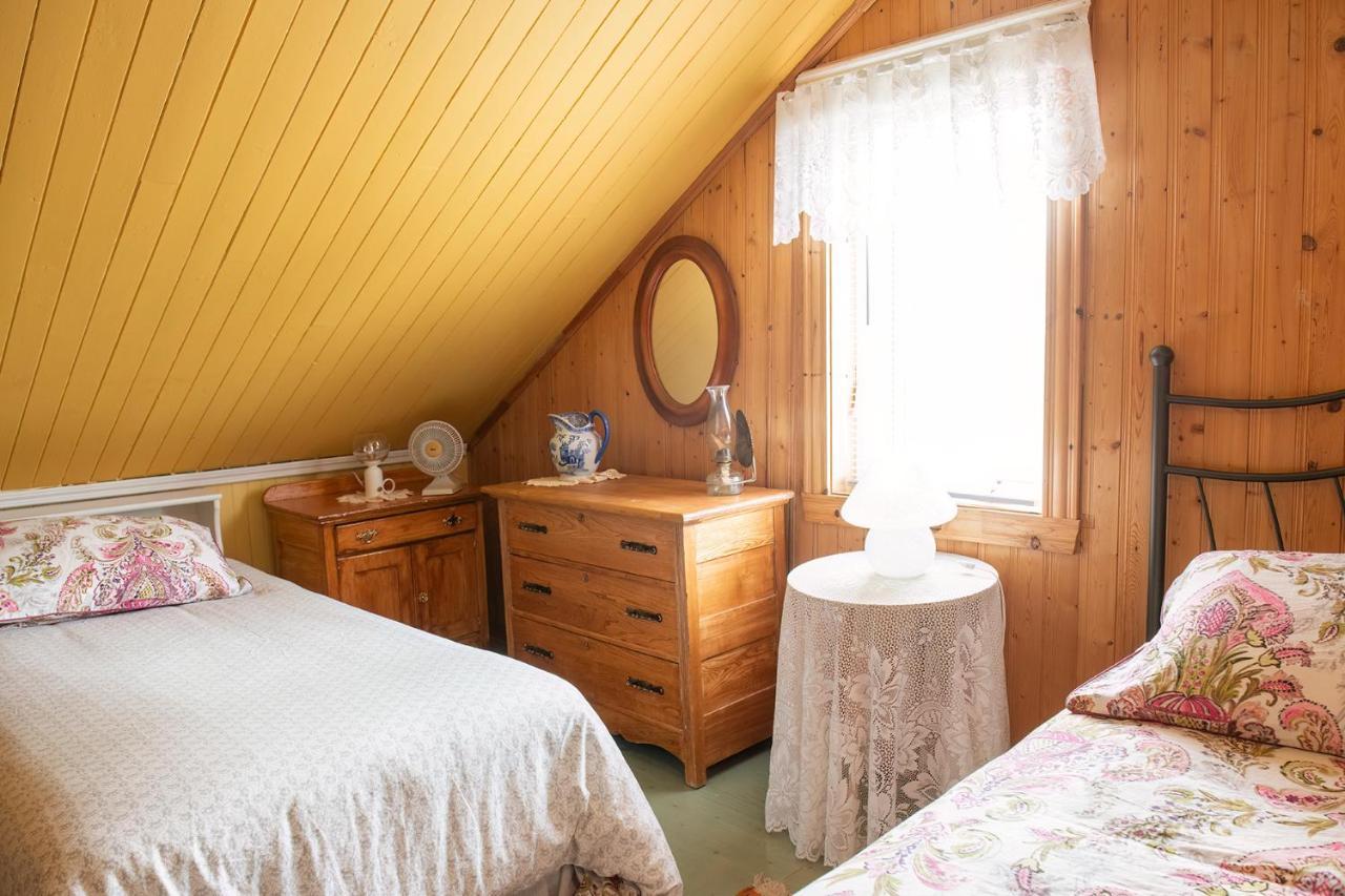 Bed & Cafe Petit Papillon Bed & Breakfast Grandes-Bergeronnes Exterior foto