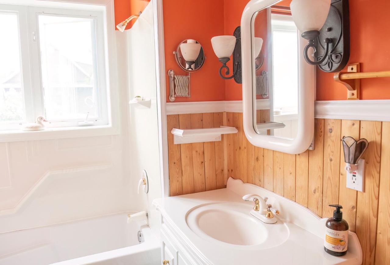 Bed & Cafe Petit Papillon Bed & Breakfast Grandes-Bergeronnes Exterior foto