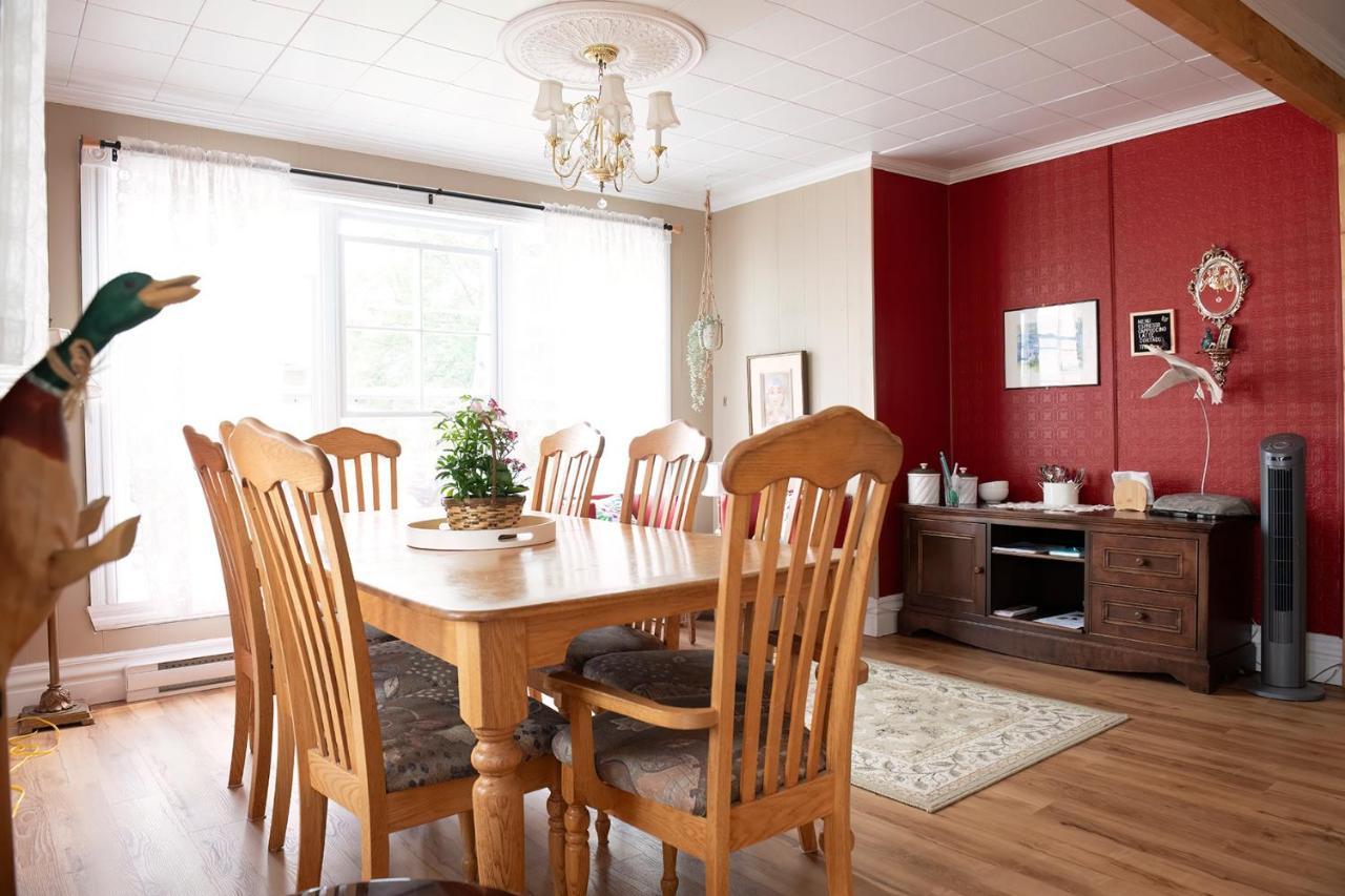 Bed & Cafe Petit Papillon Bed & Breakfast Grandes-Bergeronnes Exterior foto