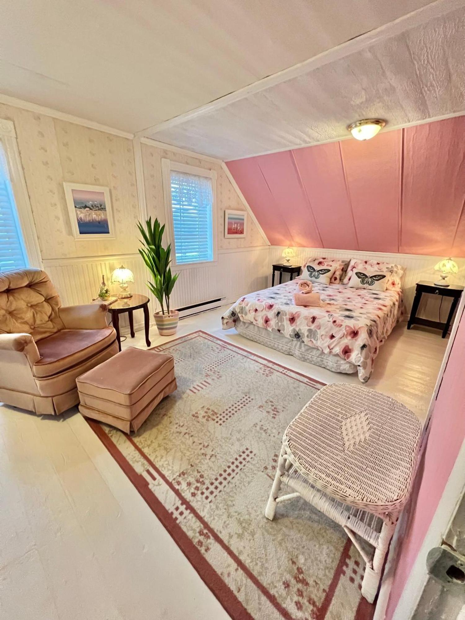 Bed & Cafe Petit Papillon Bed & Breakfast Grandes-Bergeronnes Exterior foto